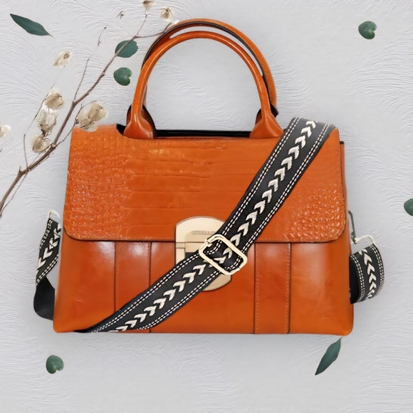 Geometric Pattern Adjustable Bag Strap Black & White Design Gold Hardware 💛 - Picture 3 of 12